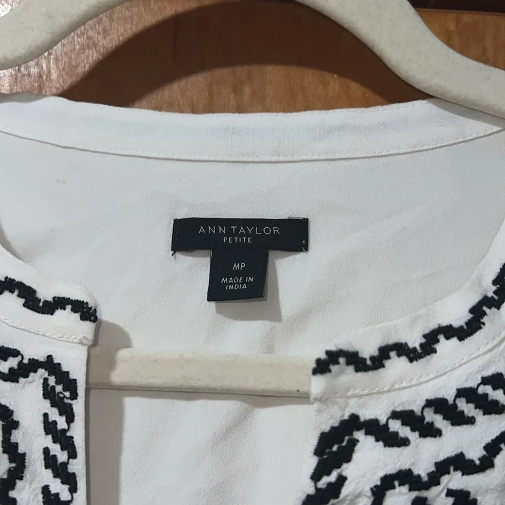 Ann Taylor White Black Embroidered Midi Dress Size MP - Picture 5 of 10